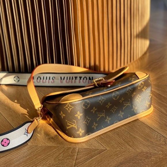 Brown LV Monogram Shoulder Bag, New - Picture 12 of 16